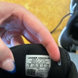 Black Under Armour Tennis Shoes